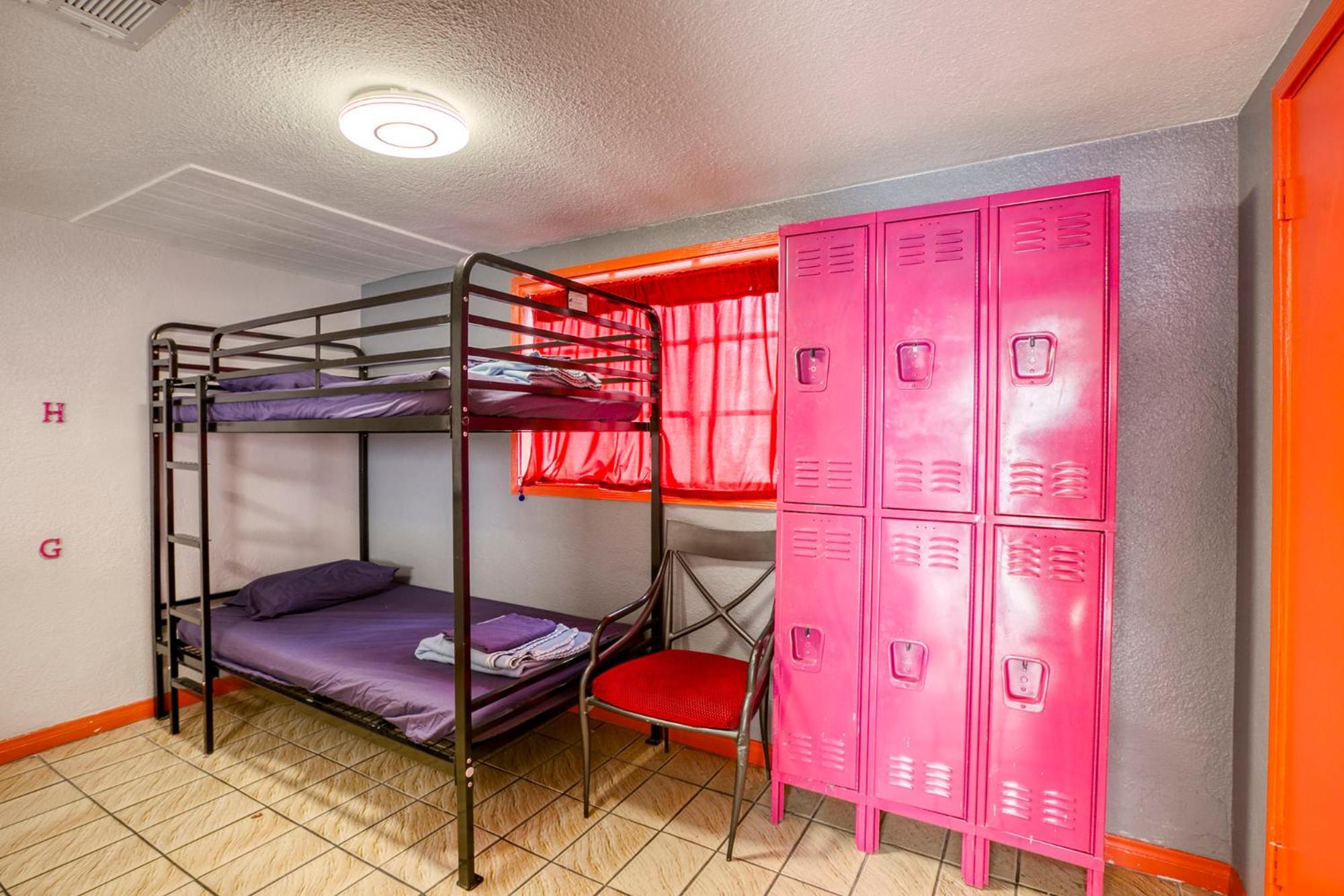 Sin City Hostel Las Vegas Exterior photo
