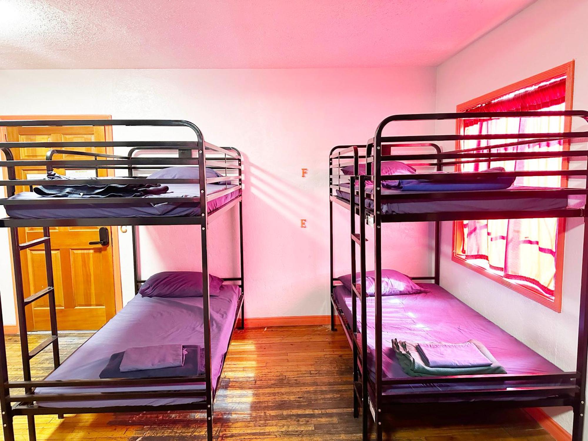 Sin City Hostel Las Vegas Exterior photo
