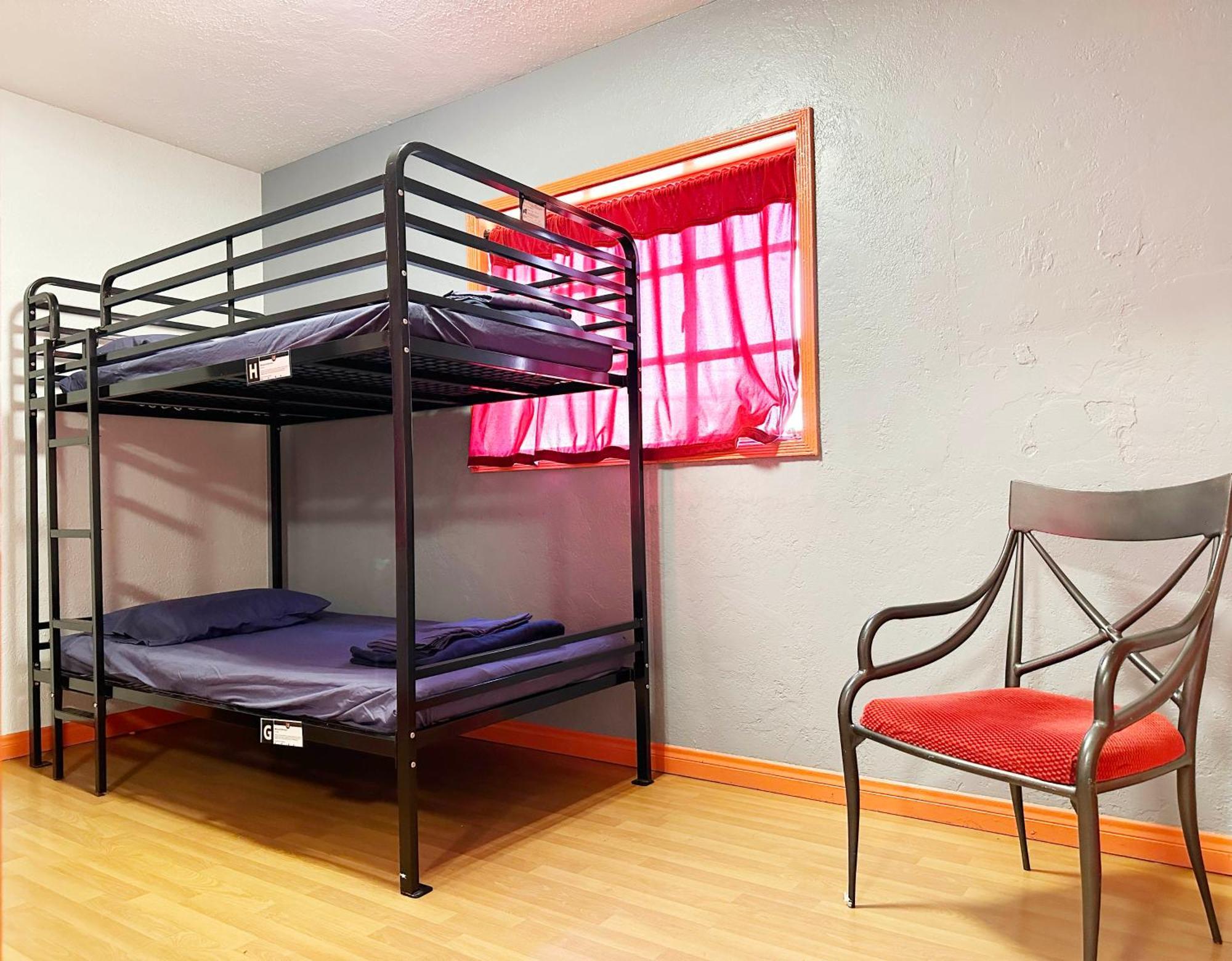 Sin City Hostel Las Vegas Exterior photo