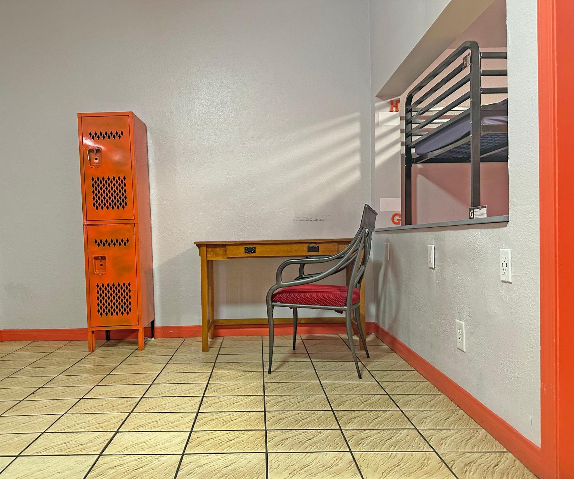 Sin City Hostel Las Vegas Exterior photo