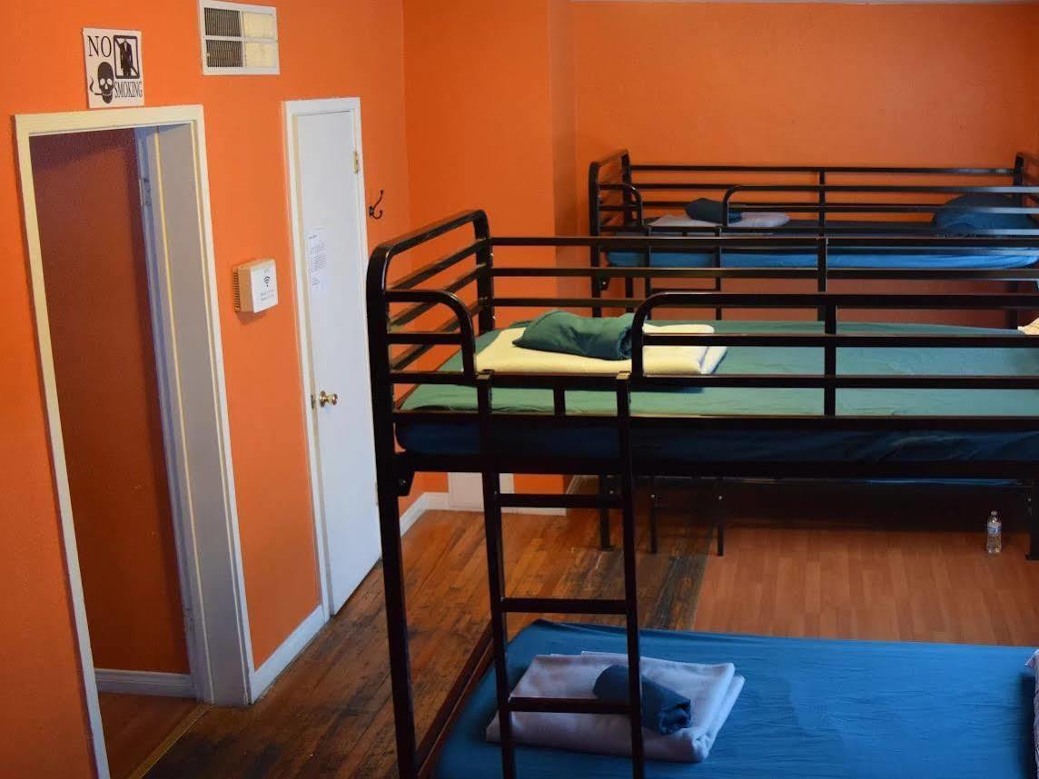 Sin City Hostel Las Vegas Exterior photo