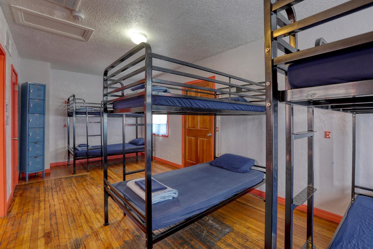 Sin City Hostel Las Vegas Exterior photo