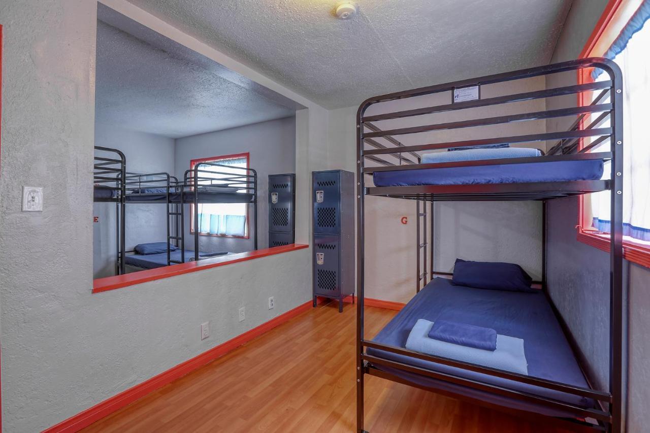 Sin City Hostel Las Vegas Exterior photo