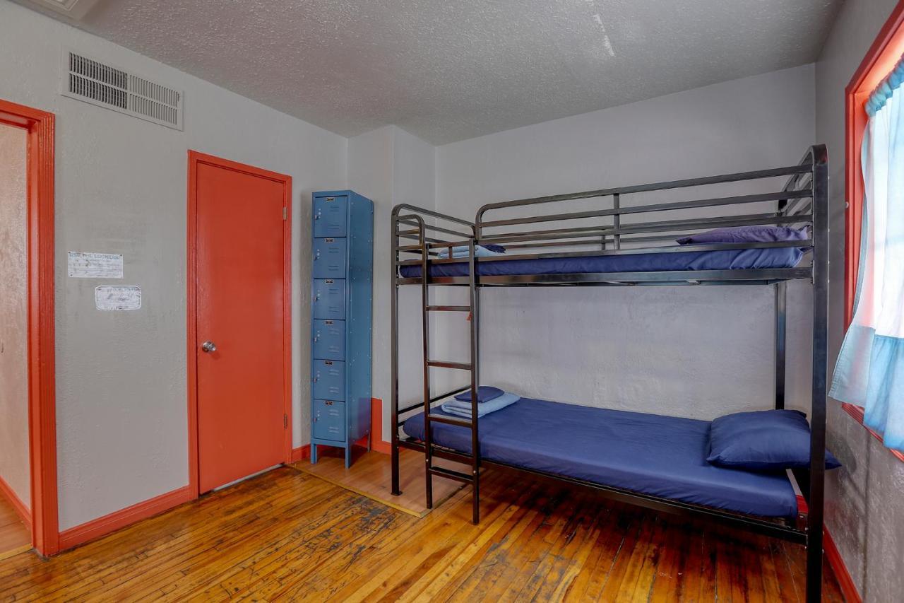 Sin City Hostel Las Vegas Exterior photo