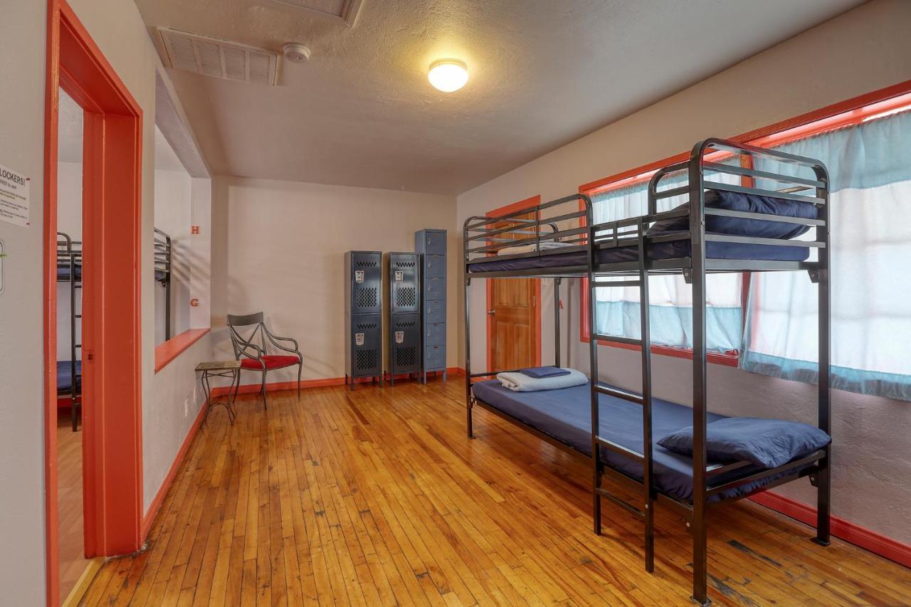 Sin City Hostel Las Vegas Exterior photo